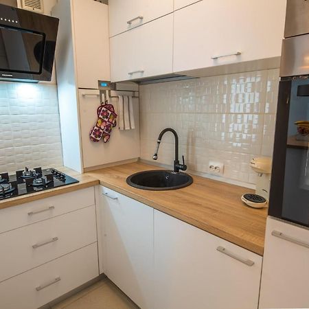 Apartamento Thenest Braşov Exterior foto
